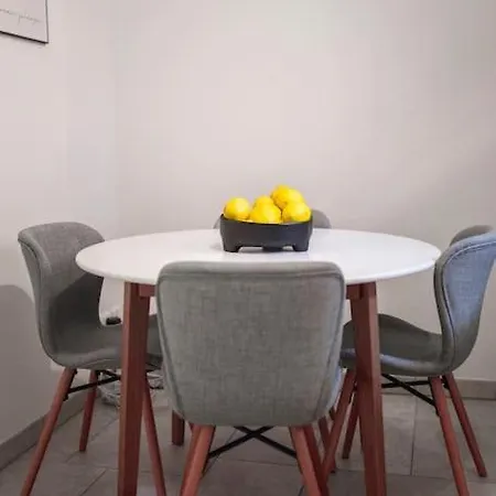 Modernes In Guter Lage Appartement *